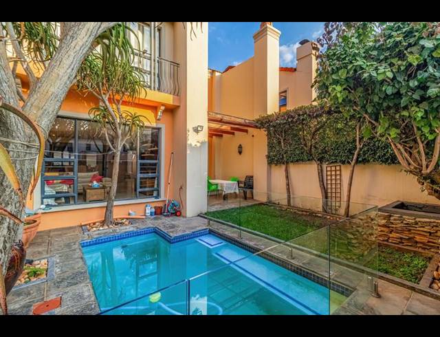 3 BEDROOM TOWNHOUSE FOR SALE IN BEDFORD GARDENS